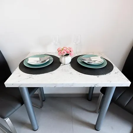 Soni Exclusive 458 Plaza With Private Parking & Self Check-in * 布加勒斯特
